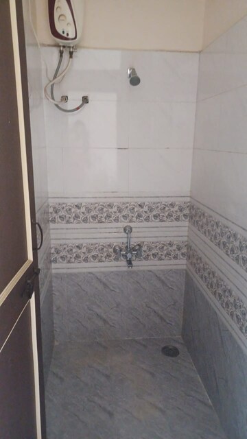 Attached Bathroom in 1 BHK Independent House at Gokhalenagar – for Rent