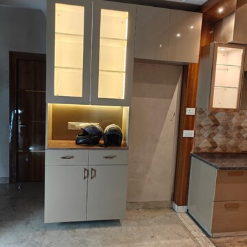 Room in 3 BHK Apartment at Amrapali Golf Homes, Haibatpur – for Rent