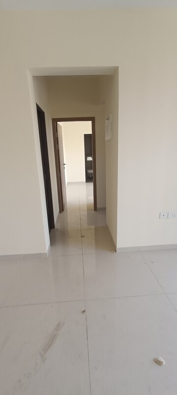 Room in 1 BHK Apartment at Godrej Nest Kandivali, Kandivali East – for Rent