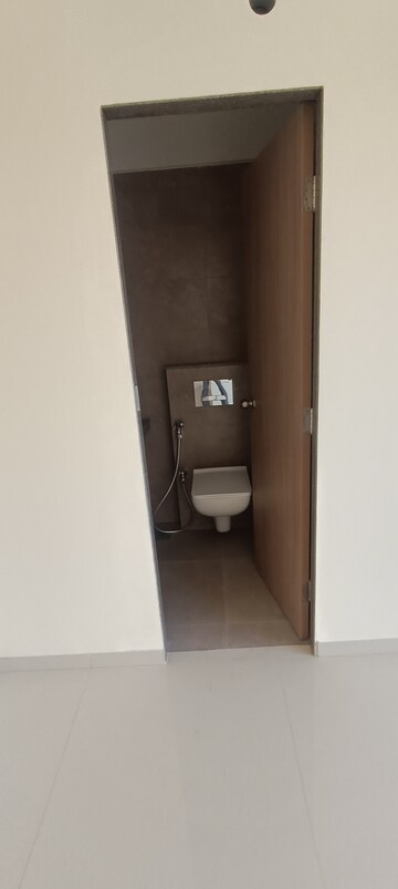 Room in 1 BHK Apartment at Godrej Nest Kandivali, Kandivali East – for Rent
