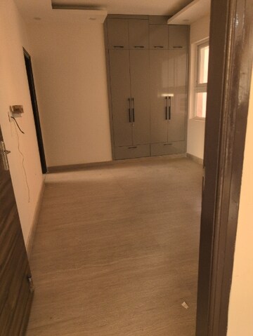 Room in 3.5 BHK Apartment at Orris Aster Court Premier, Sector 85 – for Rent