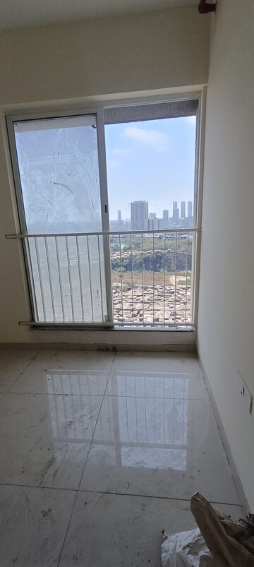 Room in 2 BHK Apartment at Godrej Nest Kandivali, Kandivali East – for Rent