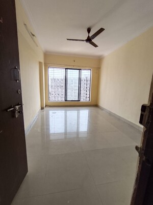 Room in 2 BHK Apartment at Summit Apartment, Goregaon East – for Sale