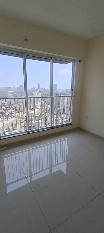 Room in 1 BHK Apartment at Godrej Nest Kandivali, Kandivali East – for Rent