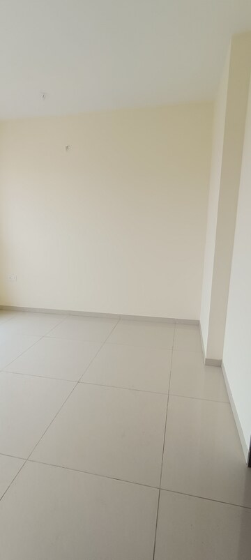 Room in 1 BHK Apartment at Godrej Nest Kandivali, Kandivali East – for Rent