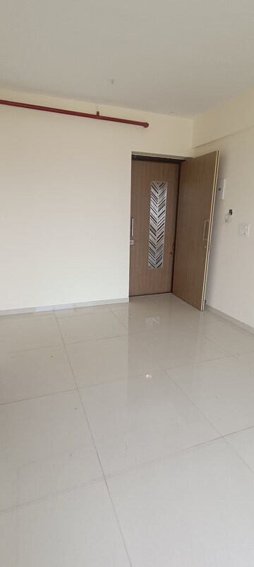Room in 1 BHK Apartment at Godrej Nest Kandivali, Kandivali East – for Rent