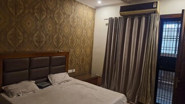 Room in 1 BHK Apartment at Ansal Sushant Estate, Sector 52 – for Rent