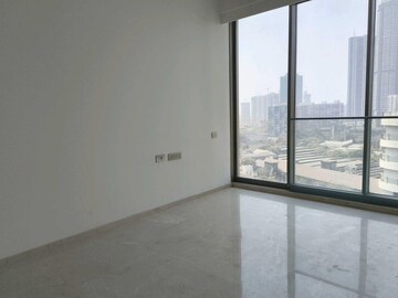 Room in 5 BHK Apartment at Rustomjee Crown, Prabhadevi – for Rent