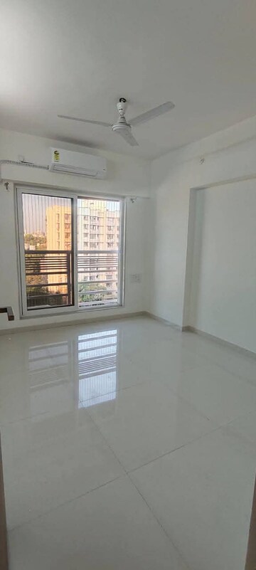 Room in 2 BHK Apartment at Sweet Home Andheri West, Andheri West – for Rent