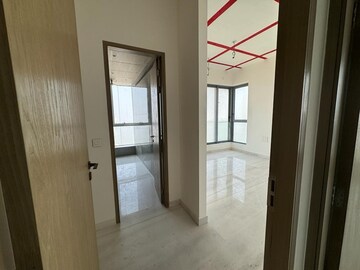 Room in 4 BHK Apartment at Hubtown 25 South, Prabhadevi – for Rent