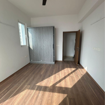 Room in 3 BHK Apartment at Silverglades The Melia, Sohna Sector 33 – for Rent