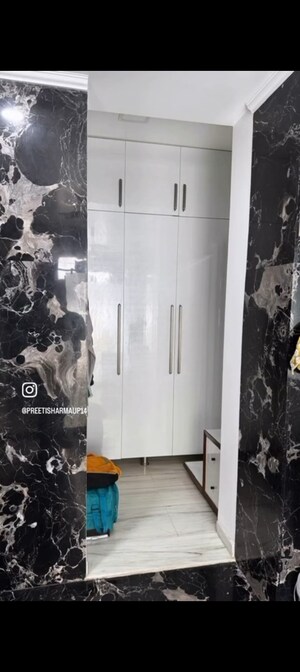 Furnished Amenities in 6+ BHK Villa at VVIP Assets, Raj Nagar Extension – for Sale