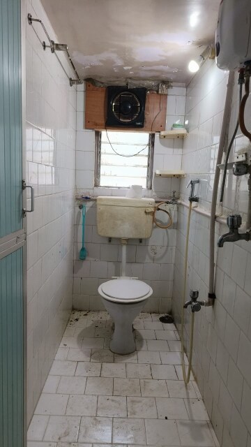 Attached Bathroom in 1 BHK Apartment at Rajesh Park View, Santacruz East – for Rent