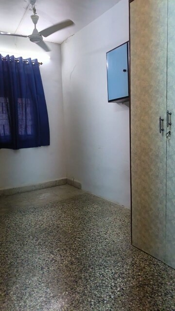 Room in 1 BHK Apartment at Rajesh Park View, Santacruz East – for Rent