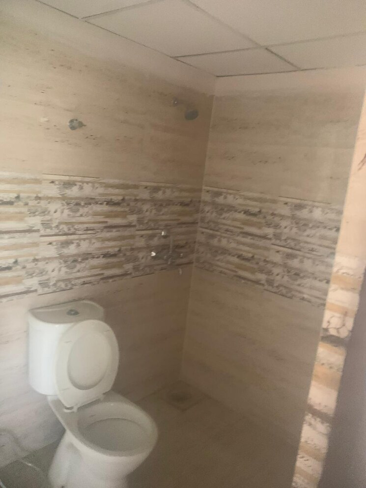 Bathroom, amrapali-golf-homes 2.5 Bedroom 945 Sq.Ft. Apartment In Sector 4 Greater Noida Greater Noida 8511749