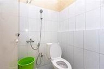 Bathroom in 1 BHK Apartment at Beliaghata – for Rent