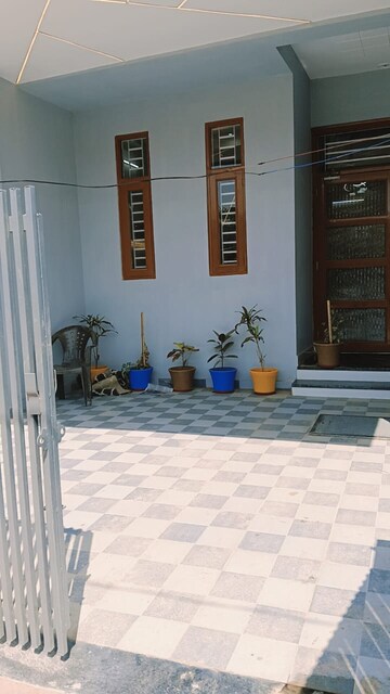 Parking in 3 BHK Villa at Kalwar Road – for Sale