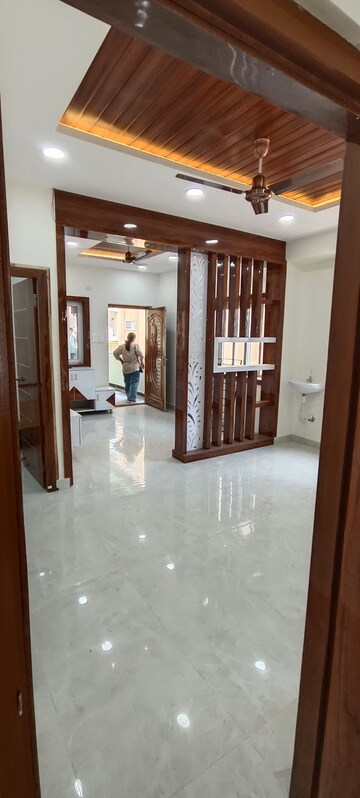 Room in 2 BHK Apartment at Ten Madhapur, Madhapur – for Rent