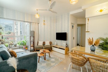 Room in 2 BHK Apartment at Godrej The Trees, Vikhroli East – for Sale
