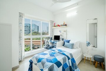 Room in 2 BHK Apartment at Godrej The Trees, Vikhroli East – for Sale
