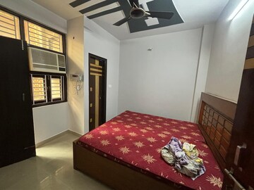 Room in 3 BHK Builder Floor at Vishwas Park – for Rent