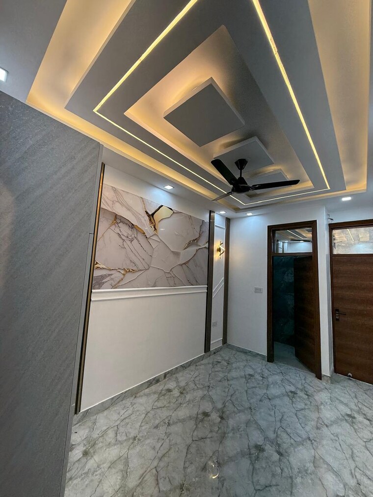 Room, uttam nagar 3 Bedroom 100 Sq.Yd. Builder Floor In Uttam Nagar Delhi 8511908