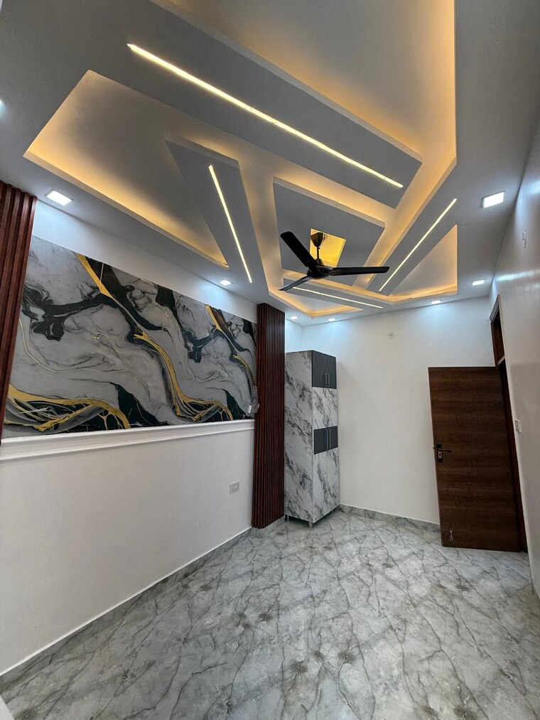 Room, uttam nagar 3 Bedroom 100 Sq.Yd. Builder Floor In Uttam Nagar Delhi 8511908