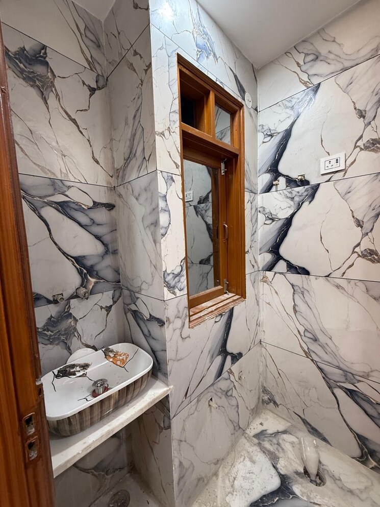 undefined, uttam nagar 3 Bedroom 100 Sq.Yd. Builder Floor In Uttam Nagar Delhi 8511908