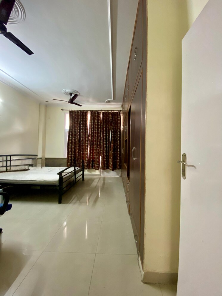 Room, sector 20 5 Bedroom 1900 Sq.Ft. Apartment In Sector 20 Panchkula 8511935