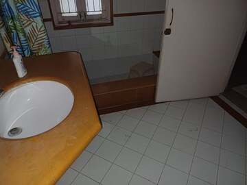 Attached Bathroom in 4 BHK Villa at Satellite – for Rent