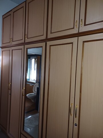 Room in 4 BHK Villa at Satellite – for Rent