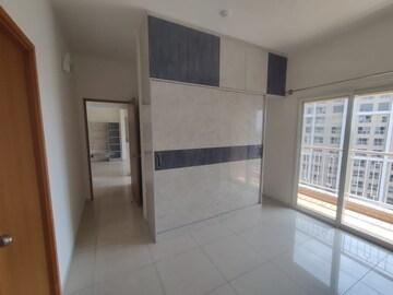 Room in 2 BHK Apartment at Sobha Dream Gardens, Thanisandra Main Road – for Rent