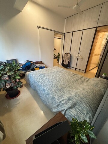 Bedroom in 1.5 BHK Apartment at Bandra West – for Rent