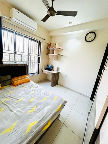 Room in 2 BHK Apartment at Mahindra Antheia, Pimpri – for Rent