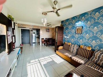 Room in 2 BHK Apartment at Mahindra Antheia, Pimpri – for Rent