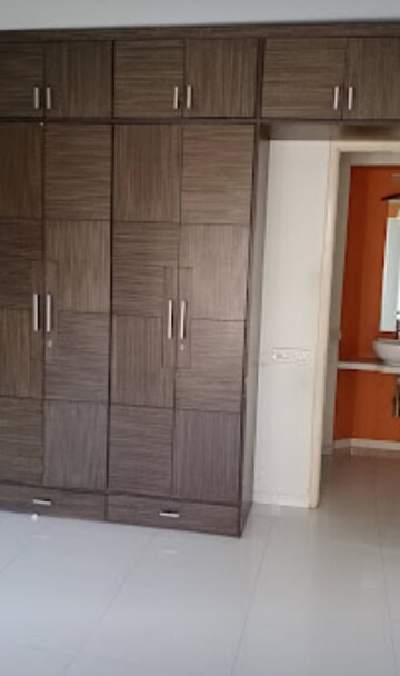 2 BHK Apartment For Rent in Dheeraj Uphar CHS. LTD., Malad East