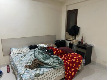 Room in 2 BHK Builder Floor at DLF City Gurgaon, Sector 27 – for Rent
