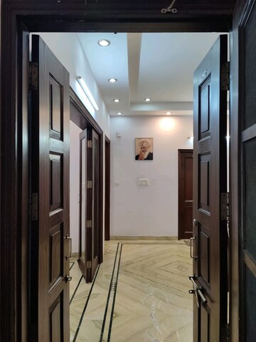  2 BHK Builder Floor at Super Mart 1, Sector 27 – for Rent