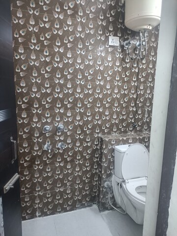 Attached Bathroom in 1 BHK Builder Floor at South Delhi – for Rent