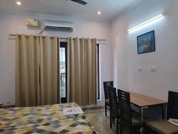 Room in 4 BHK Builder Floor at Builder Floor, Sector 28 – for Rent