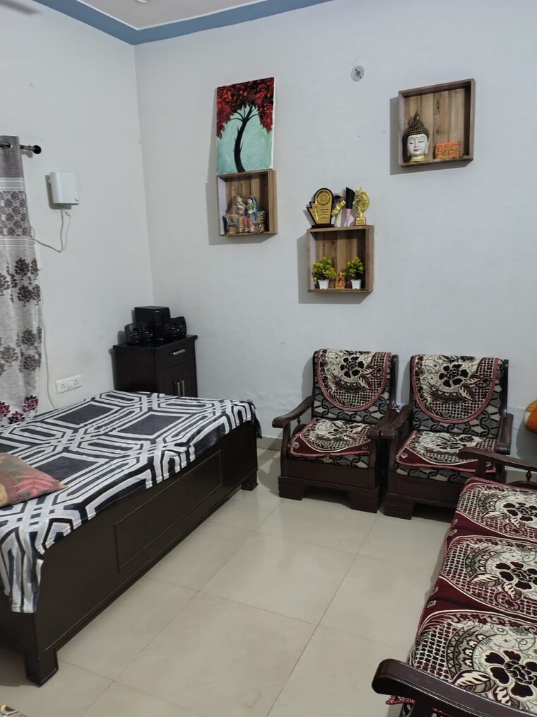Living Room, modinagar 3 Bedroom 100 Sq.Yd. Independent House In Modinagar Meerut 8512088