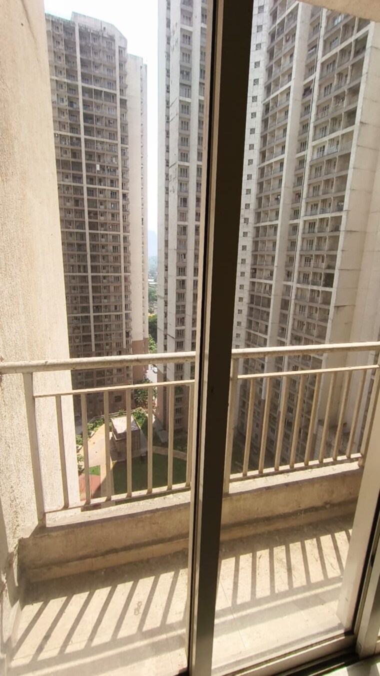 Balcony, indiabulls-greens 4 Bedroom 1582 Sq.Ft. Apartment In New Panvel Navi Mumbai 8512097