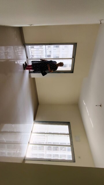 Room in 4 BHK Apartment at Indiabulls Greens, New Panvel – for Sale