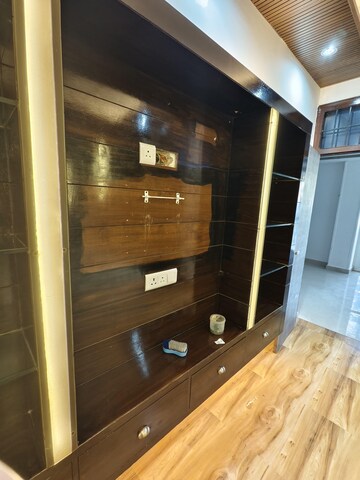 Living Room in 2 BHK Builder Floor at Ansal Sushant Lok I, Sector 43 – for Rent