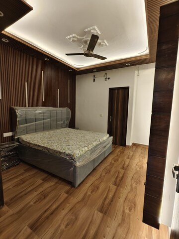 Room in 2 BHK Builder Floor at Ansal Sushant Lok I, Sector 43 – for Rent