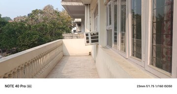 Balcony in 3 BHK Builder Floor at Ardee City, Sector 52 – for Rent