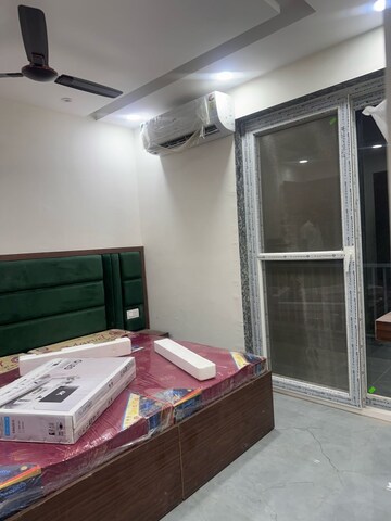 Room in 1 RK Builder Floor at Vivek Plaza, Sector 14 – for Rent