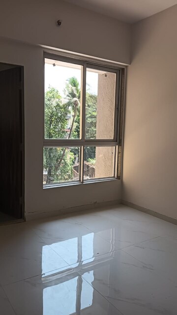 Room in 3 BHK Apartment at Chaitanya Nirmaan Heights, Borivali West – for Rent