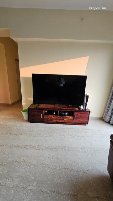 Room in 4 BHK Apartment at Kanakia Silicon Valley, Powai – for Rent