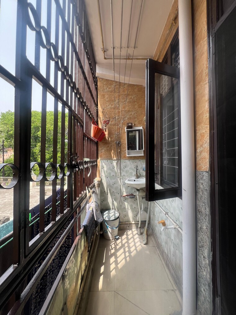 Balcony, rajendra nagar 2 Bedroom 950 Sq.Ft. Apartment In Rajendra Nagar Ghaziabad 8512165